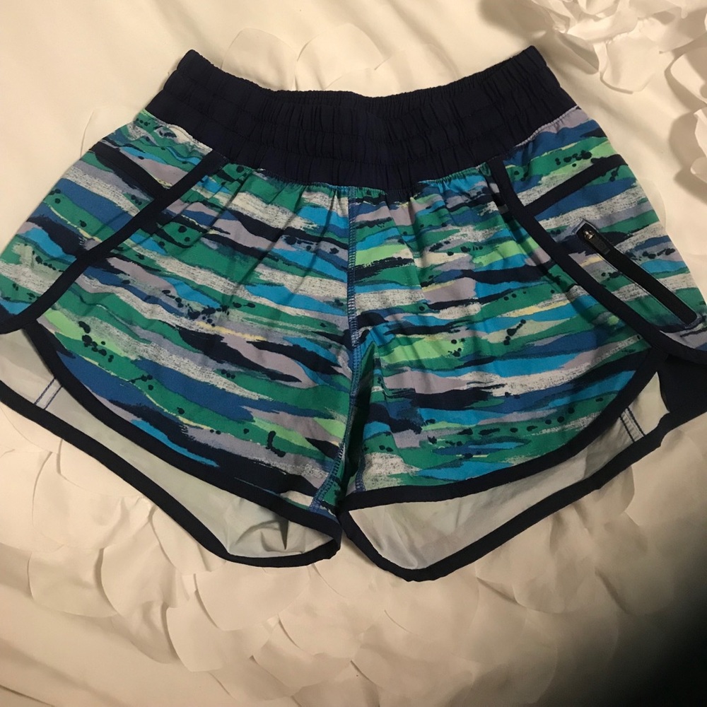 Lululemon RARE multi-color tracker shorts V 4"